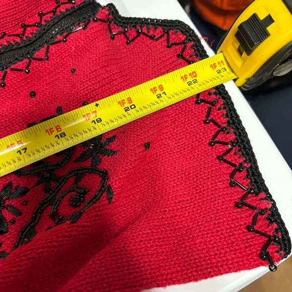 Vintage Kathie Lee zip up red knit sweater vest/w black beaded embroidery - Picture 8 of 8